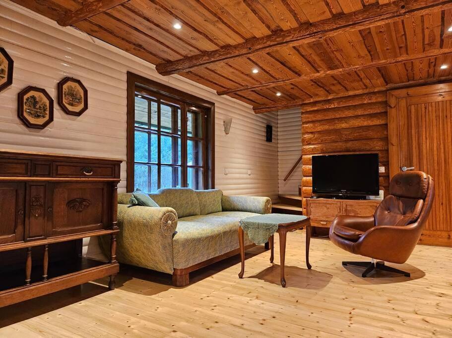 2-bedroom, Fenced Yard, Sauna, 10 Min To Hébergement de vacances *