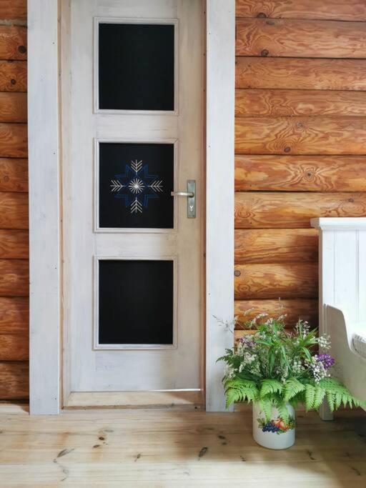 Hébergement de vacances 2-bedroom, Fenced Yard, Sauna, 10 Min To Pärnu